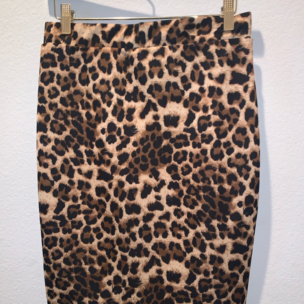Leopard print pencil skirt